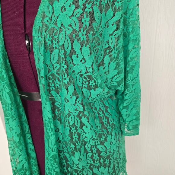 Women's Lularoe Green Lace Kimono Cardigan 3/4 Sleeves | Size Medium - Picture 3 of 7